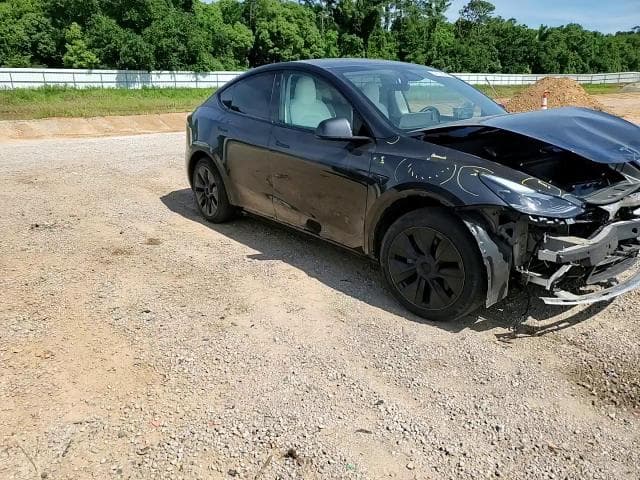 2025 TESLA MODEL Y 13