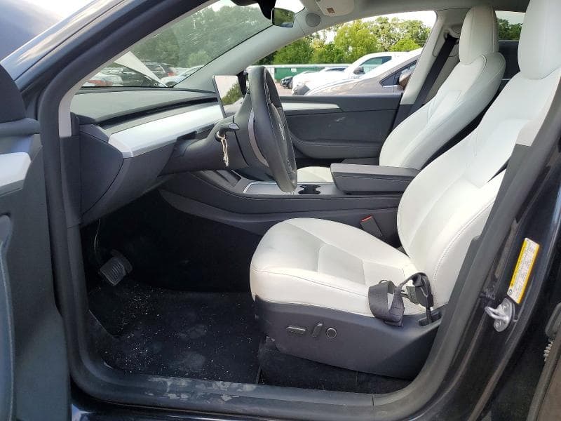 2025 TESLA MODEL Y 7