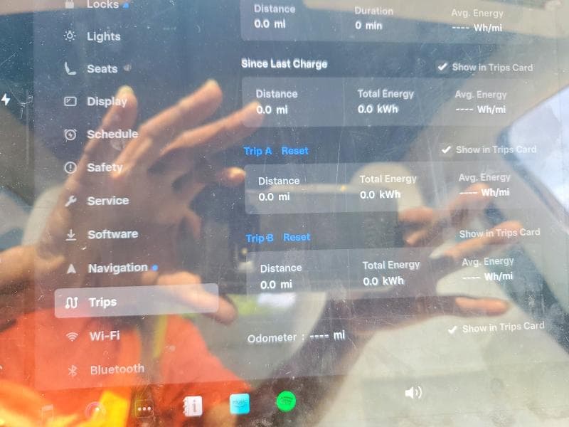 2025 TESLA MODEL Y 9