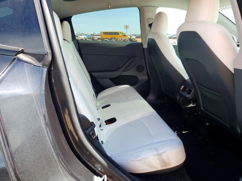 2025 TESLA MODEL Y 10