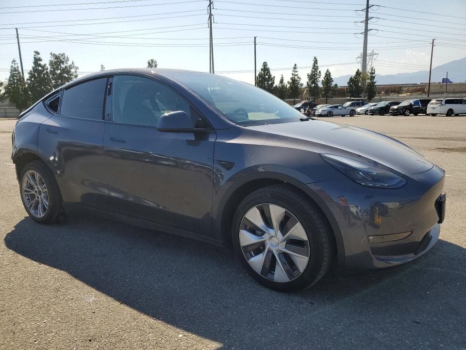 2023 TESLA MODEL Y 4