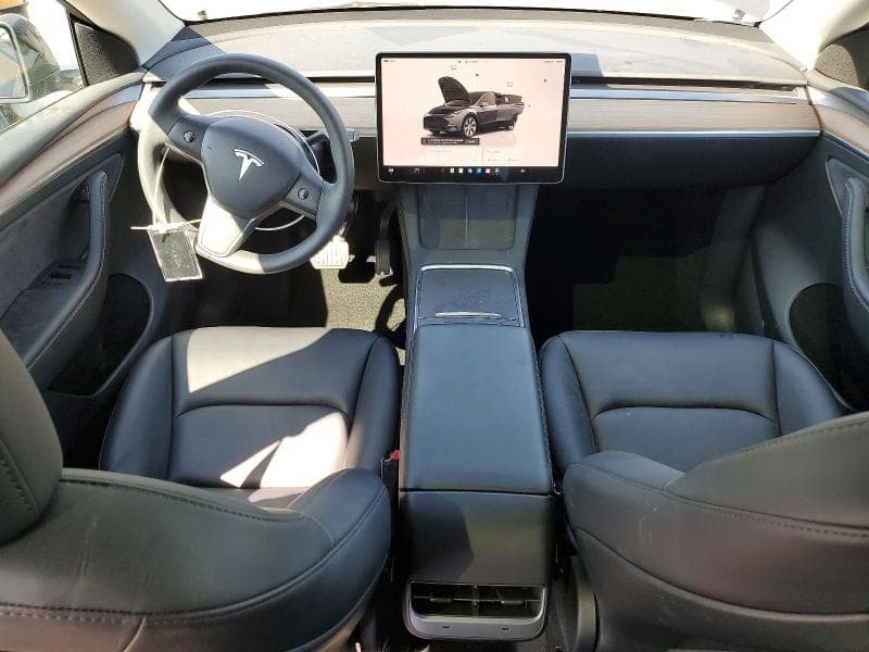 2023 TESLA MODEL Y 8