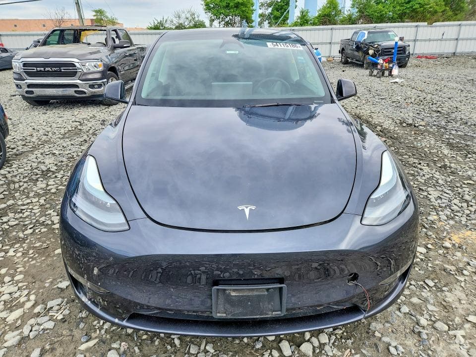 2025 TESLA MODEL Y 5