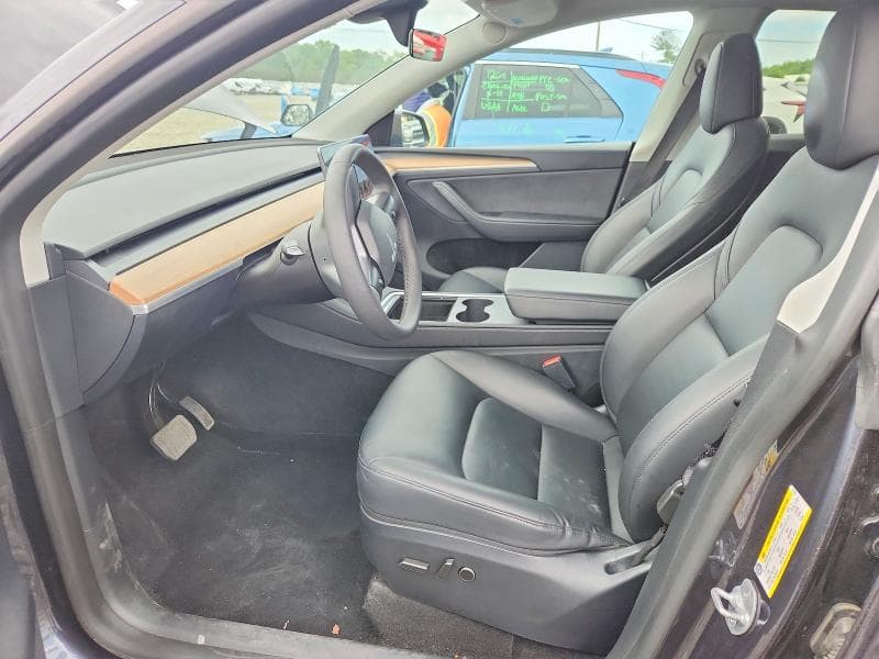 2025 TESLA MODEL Y 7