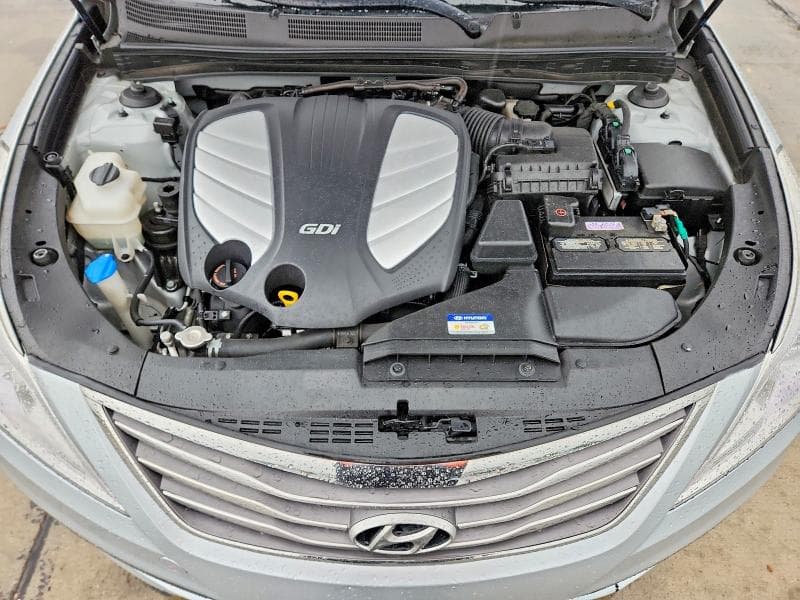 2017 HYUNDAI AZERA LIMITED LIMITED 11