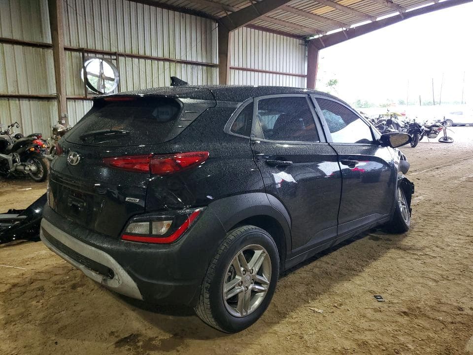 2023 HYUNDAI KONA SE 3