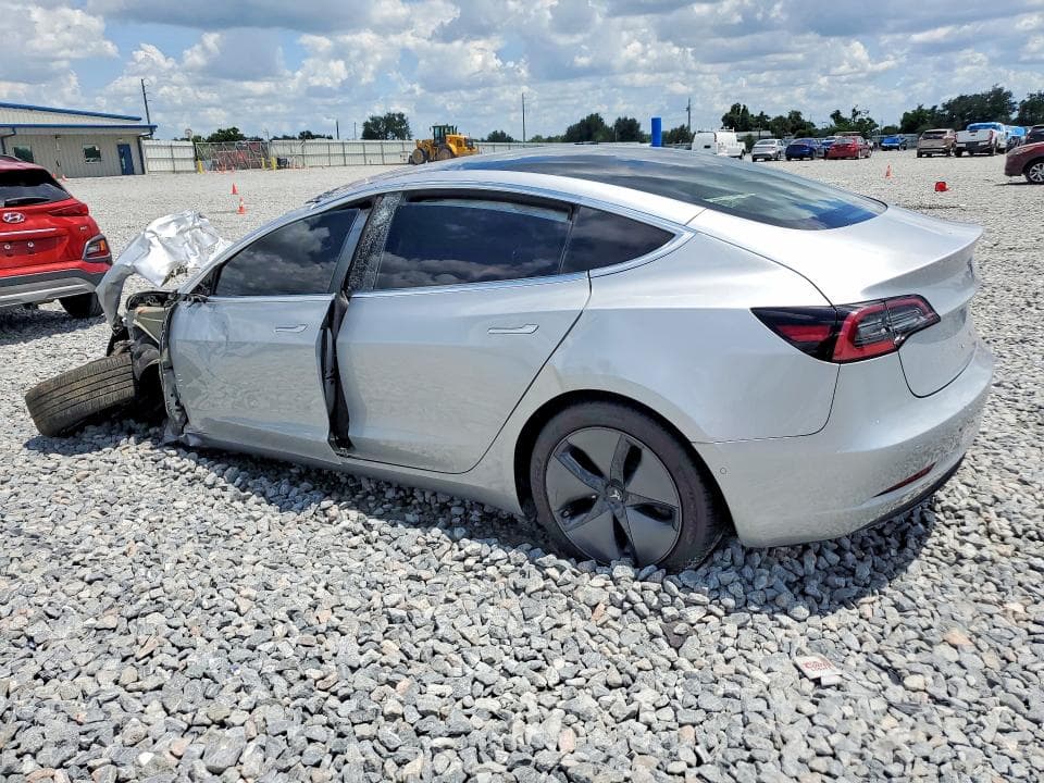 2018 TESLA MODEL 3 2