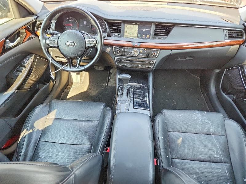 2018 KIA CADENZA PREMIUM 8