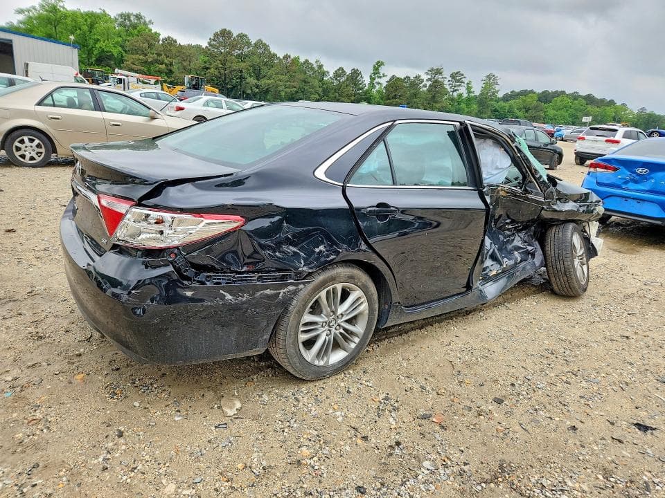 2017 TOYOTA CAMRY SE SE 3