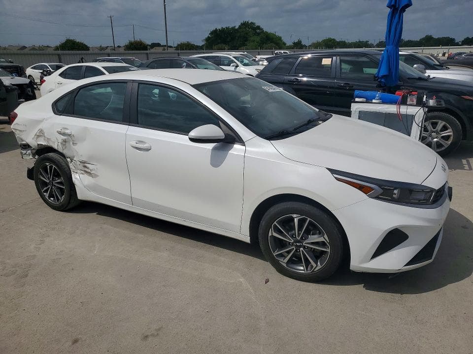 2023 KIA FORTE LXS 4