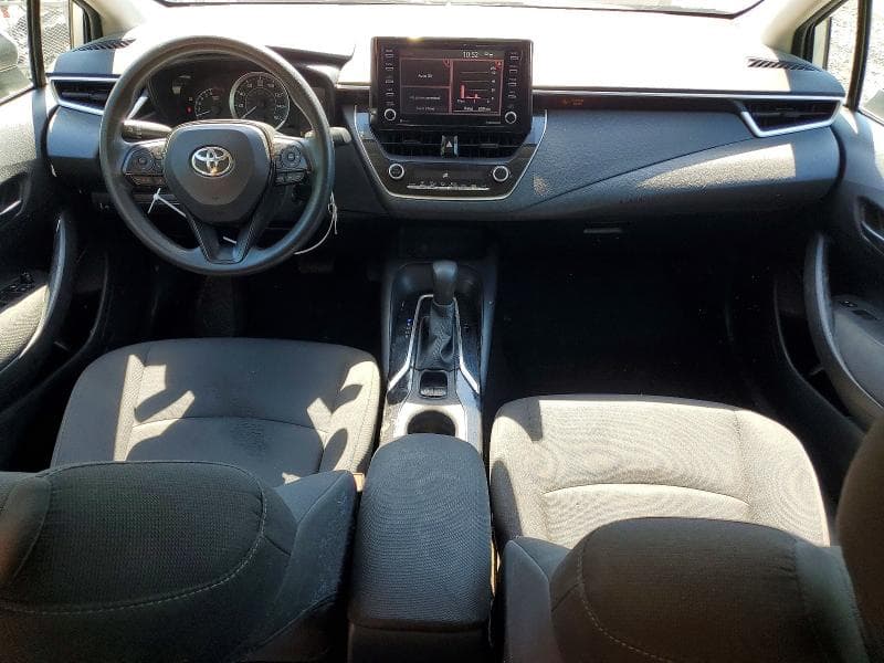2022 TOYOTA COROLLA LE LE 8