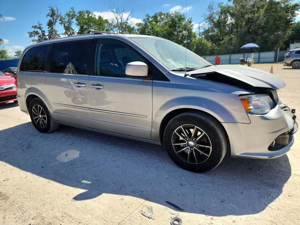 2017 DODGE GRAND CARAVAN SXT 4