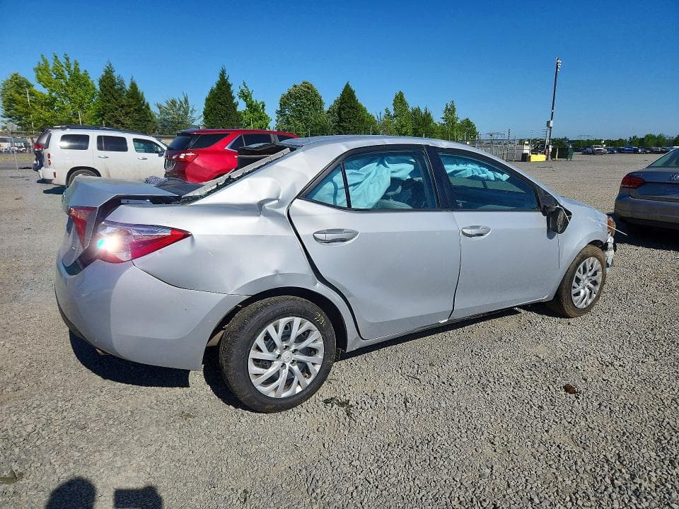 2017 TOYOTA COROLLA LE LE 3
