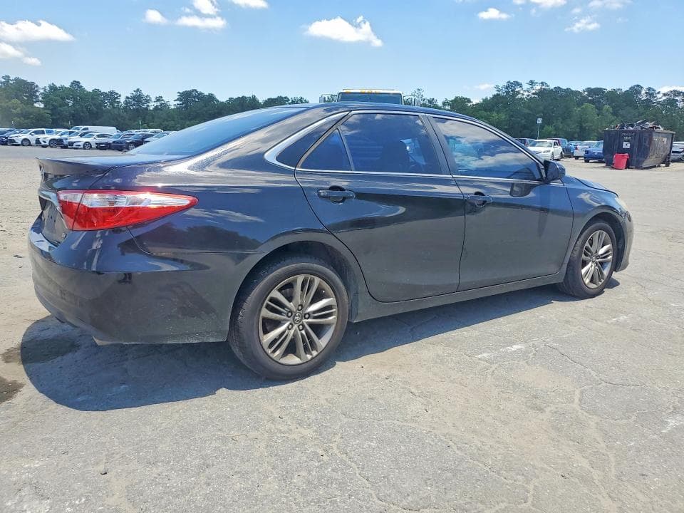 2017 TOYOTA CAMRY SE 3