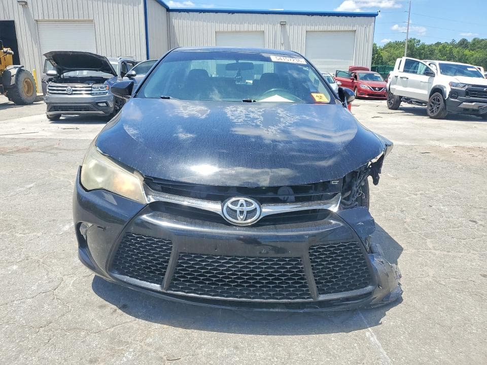 2017 TOYOTA CAMRY SE 5