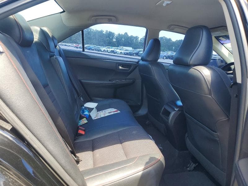 2017 TOYOTA CAMRY SE 10