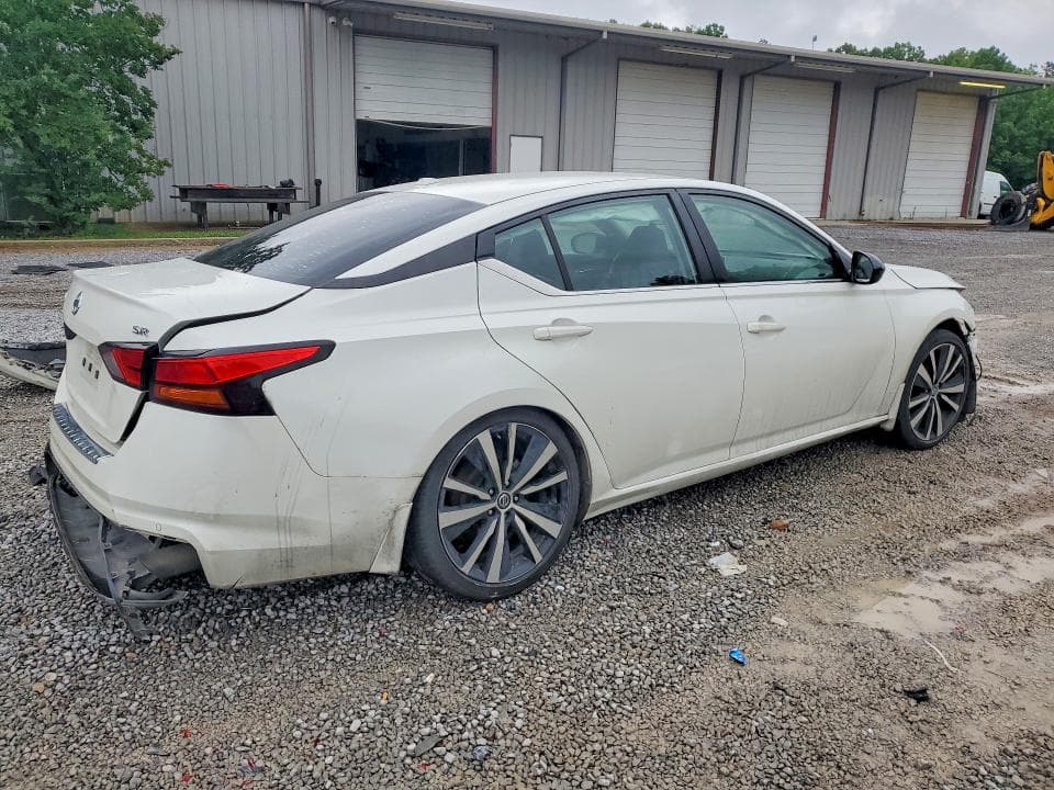 2022 NISSAN ALTIMA SR 3