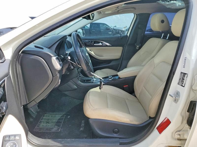 2017 INFINITI QX30 BASE 7