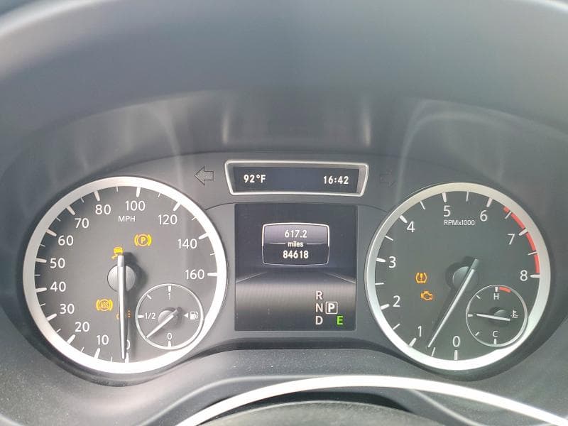 2017 INFINITI QX30 BASE 9