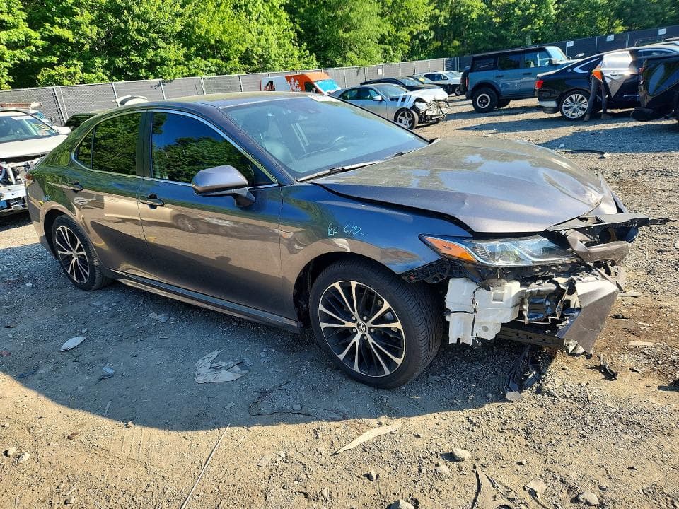 2020 TOYOTA CAMRY SE SE 4