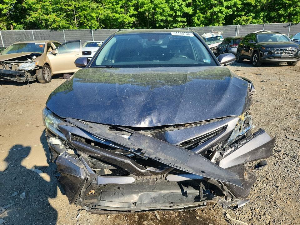 2020 TOYOTA CAMRY SE SE 5