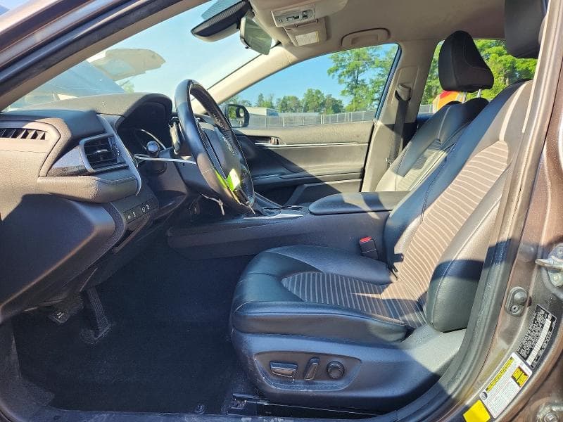 2020 TOYOTA CAMRY SE SE 7