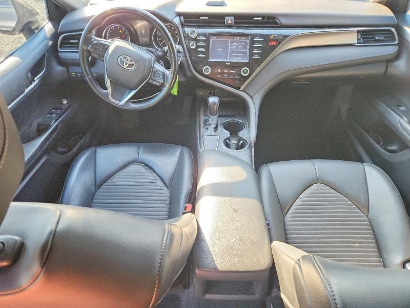 2020 TOYOTA CAMRY SE SE 8