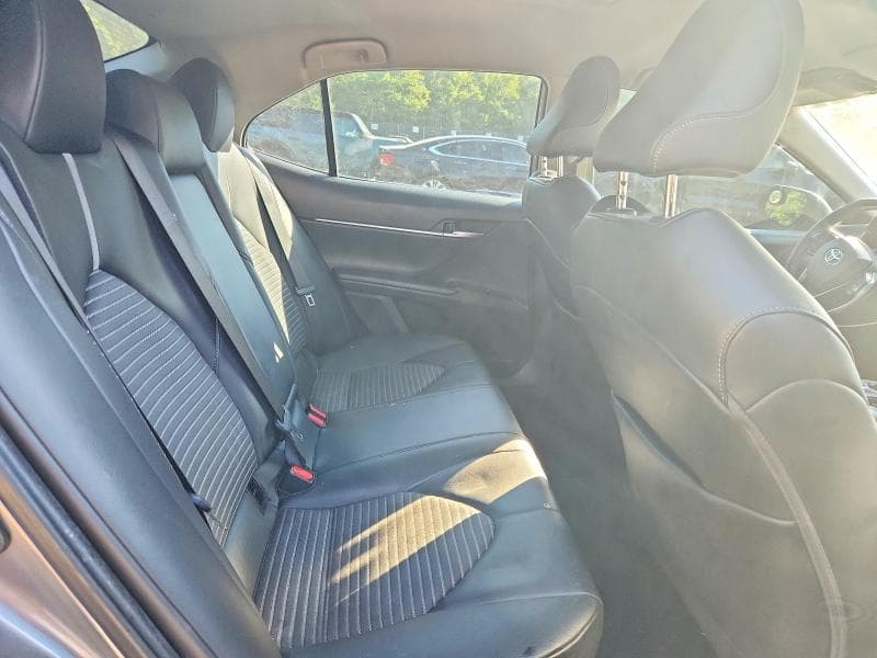 2020 TOYOTA CAMRY SE SE 10