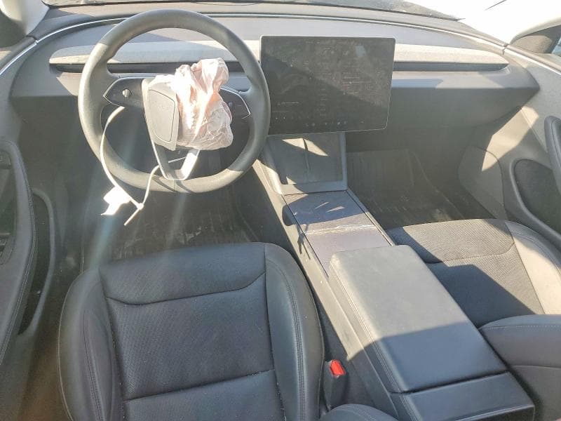 2025 TESLA MODEL 3 8
