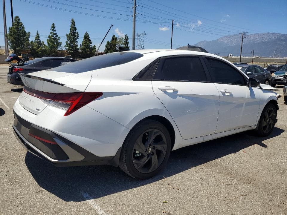 2026 HYUNDAI ELANTRA HYBRID SEL SPORT 3