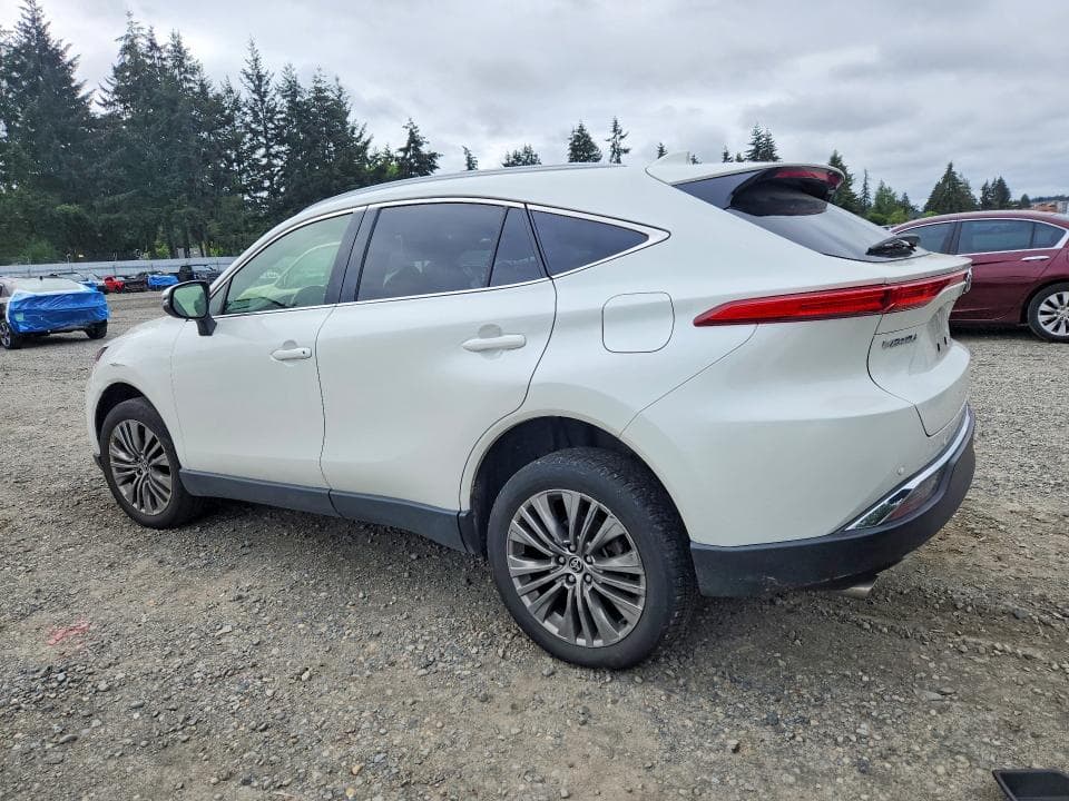 2022 TOYOTA VENZA XLE 2