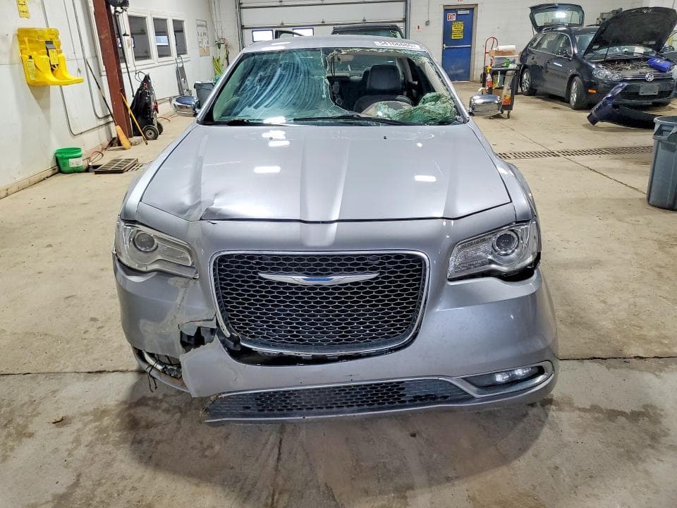 2018 CHRYSLER 300 LIMITED LIMITED 6