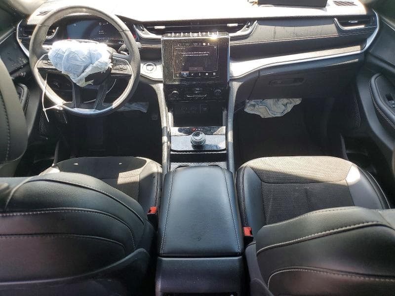 2024 JEEP GRAND CHEROKEE L LAREDO 8