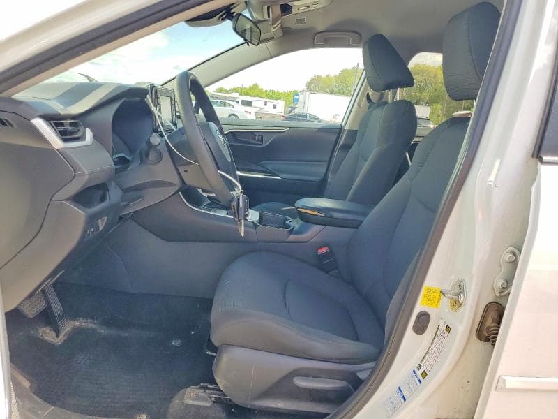2021 TOYOTA RAV4 LE 7