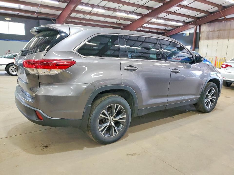 2019 TOYOTA HIGHLANDER LE LE 4
