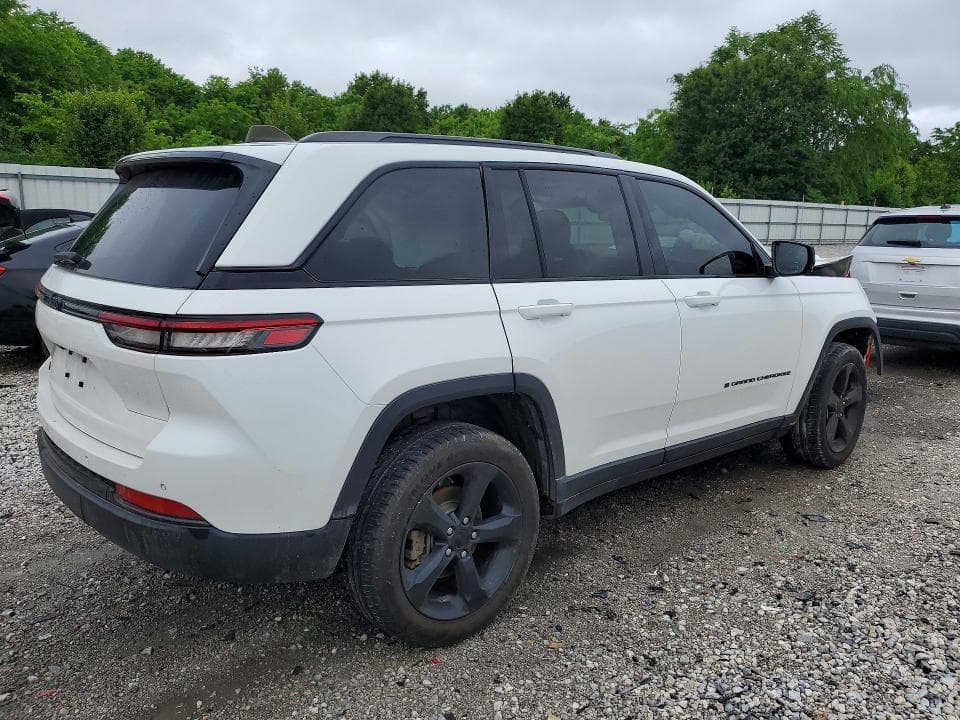 2023 JEEP GRAND CHEROKEE LAREDO 3