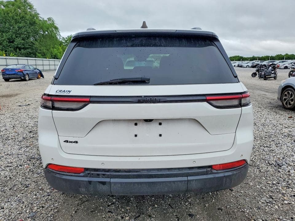 2023 JEEP GRAND CHEROKEE LAREDO 6