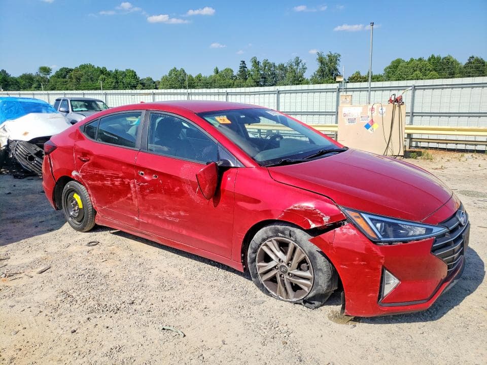 2020 HYUNDAI ELANTRA SEL 4