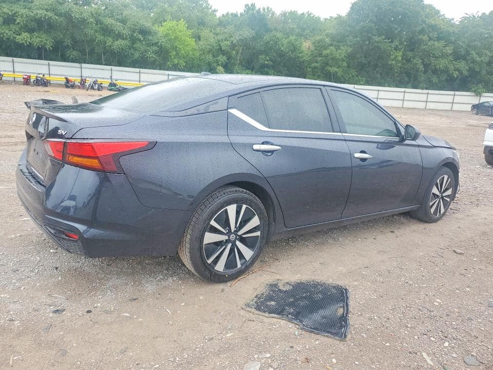 2021 NISSAN ALTIMA SV 3
