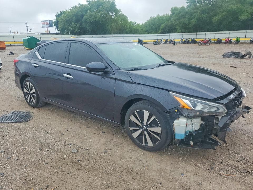 2021 NISSAN ALTIMA SV 4