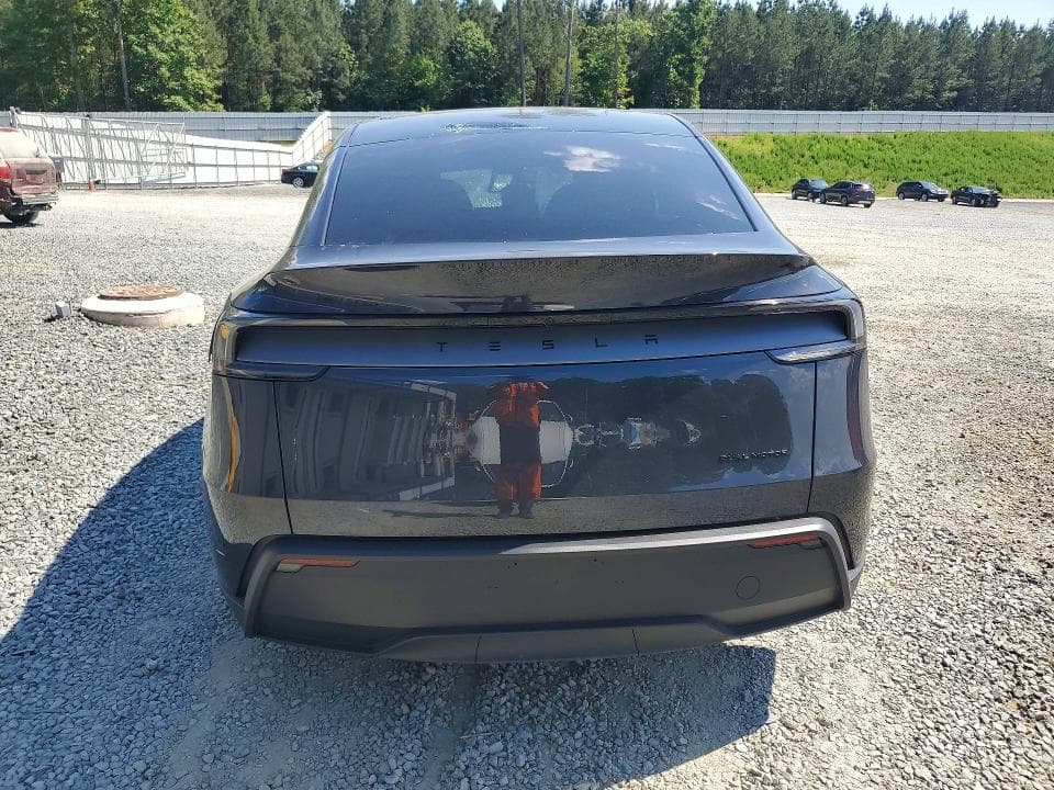 2026 TESLA MODEL Y 6
