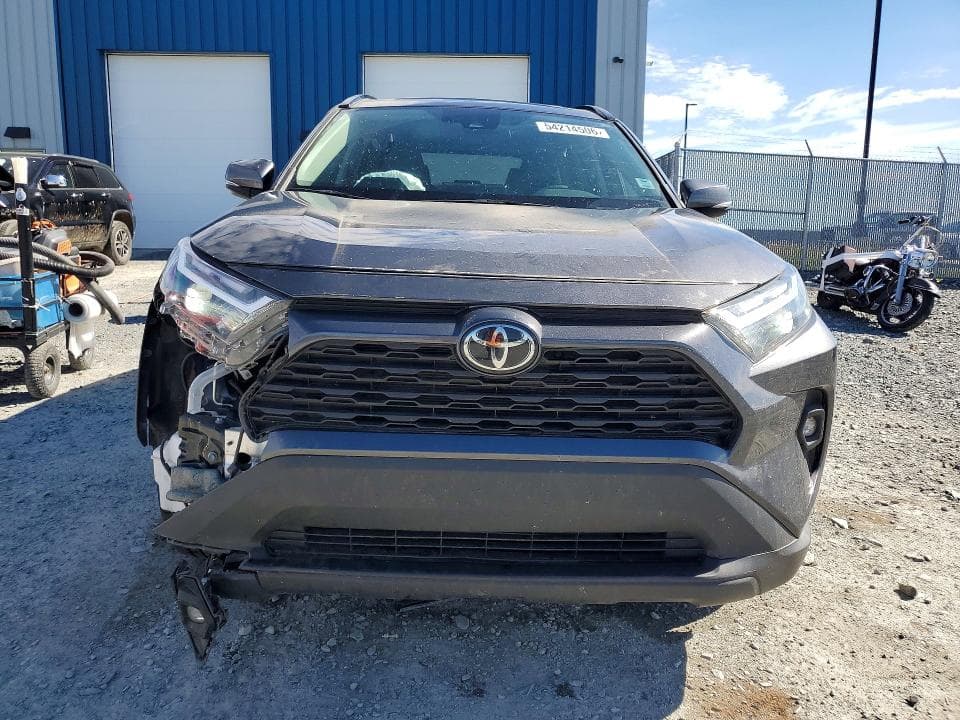 2023 TOYOTA RAV4 XLE 5