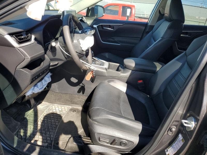 2023 TOYOTA RAV4 XLE 7
