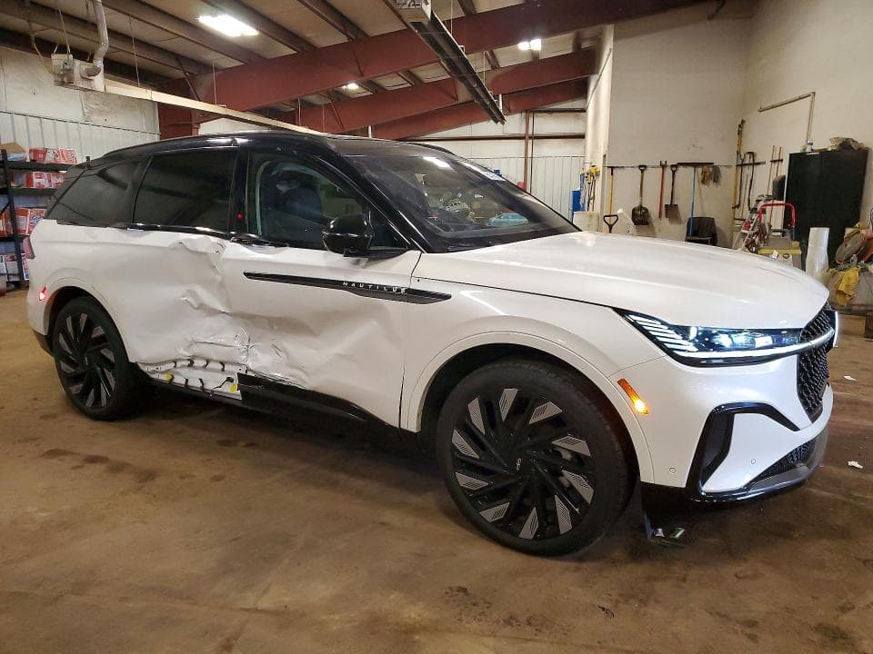 2024 LINCOLN NAUTILUS RESERVE 4