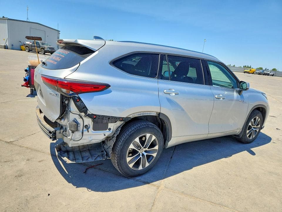 2020 TOYOTA HIGHLANDER HYBRID XLE 3