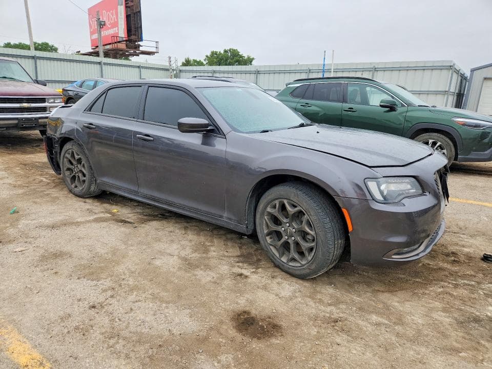 2016 CHRYSLER 300 S 4