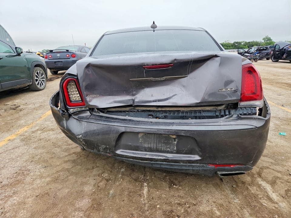 2016 CHRYSLER 300 S 6