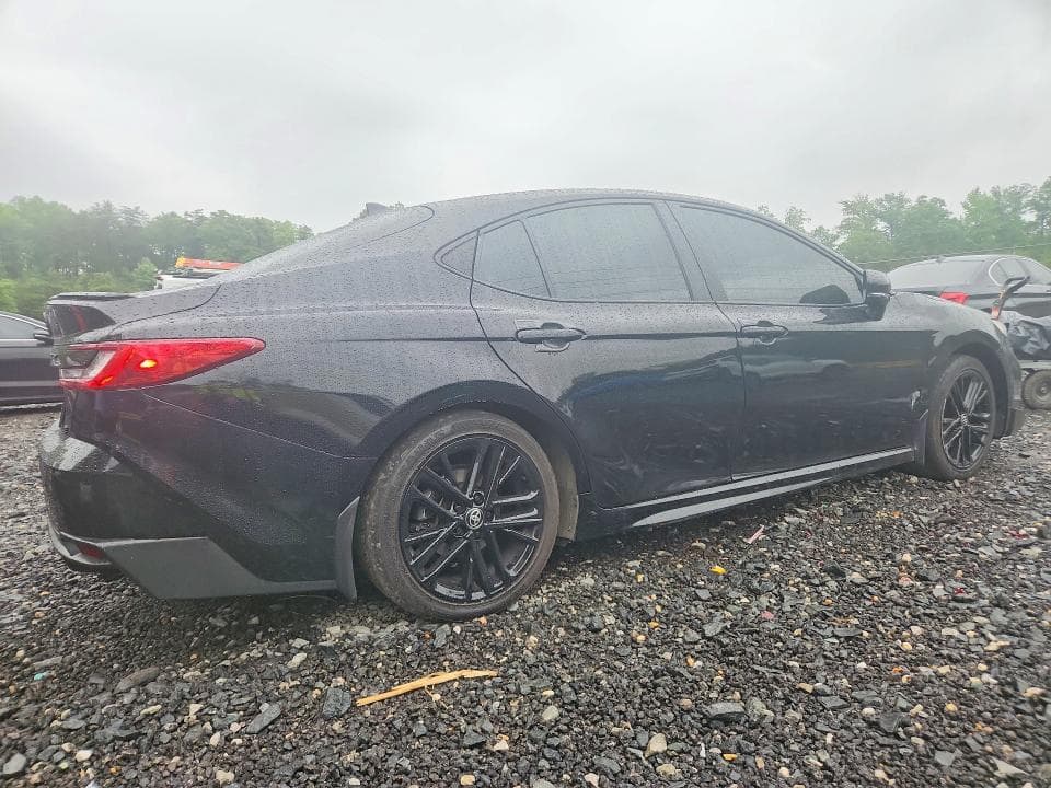 2025 TOYOTA CAMRY SE 3