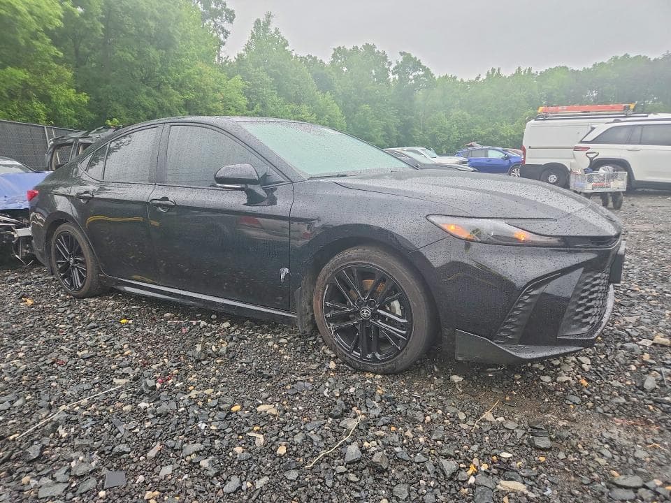 2025 TOYOTA CAMRY SE 4