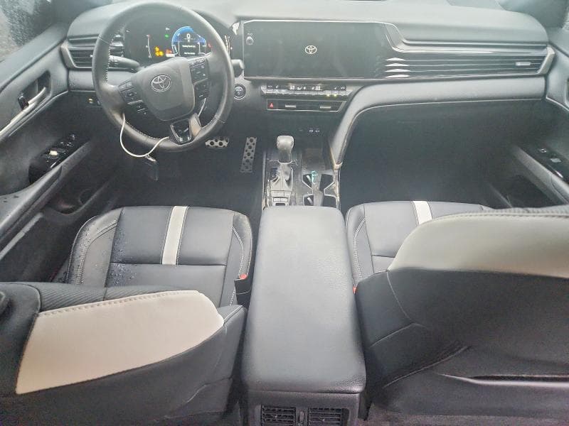 2025 TOYOTA CAMRY SE 8